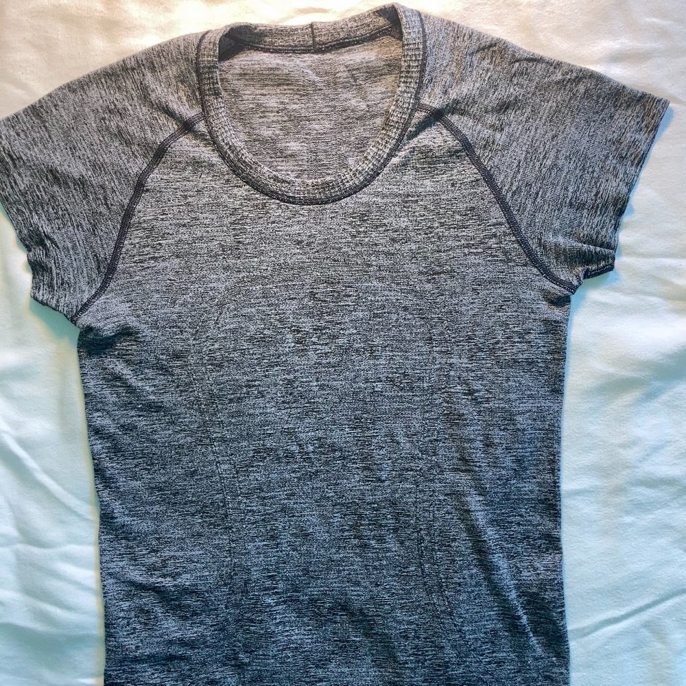 Lululemon Swiftly Tech Short Sleeve Size 6